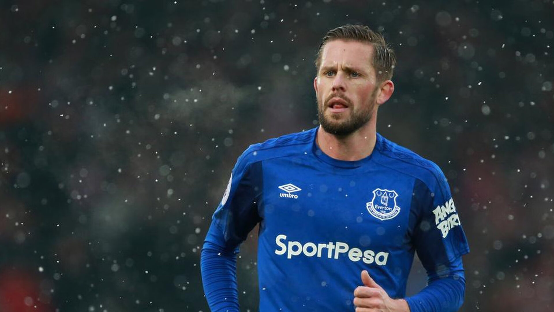 舞台越大,光芒越盛,卢卡库的巨人基因与塞维利亚的欧战霸权