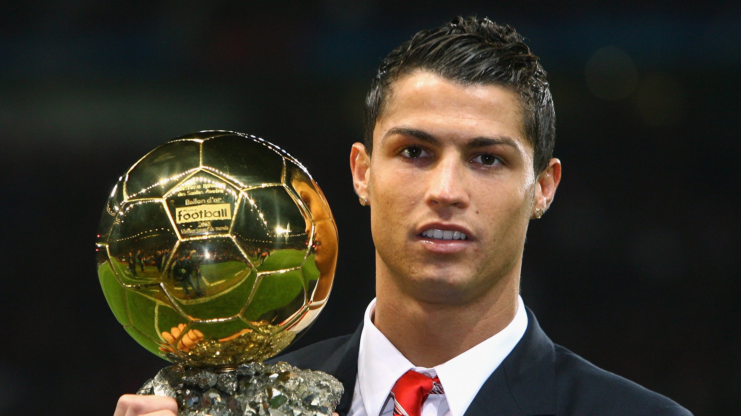 伊萨克完美发挥引领战术革命,秘鲁轻取波兰背后的足球哲学