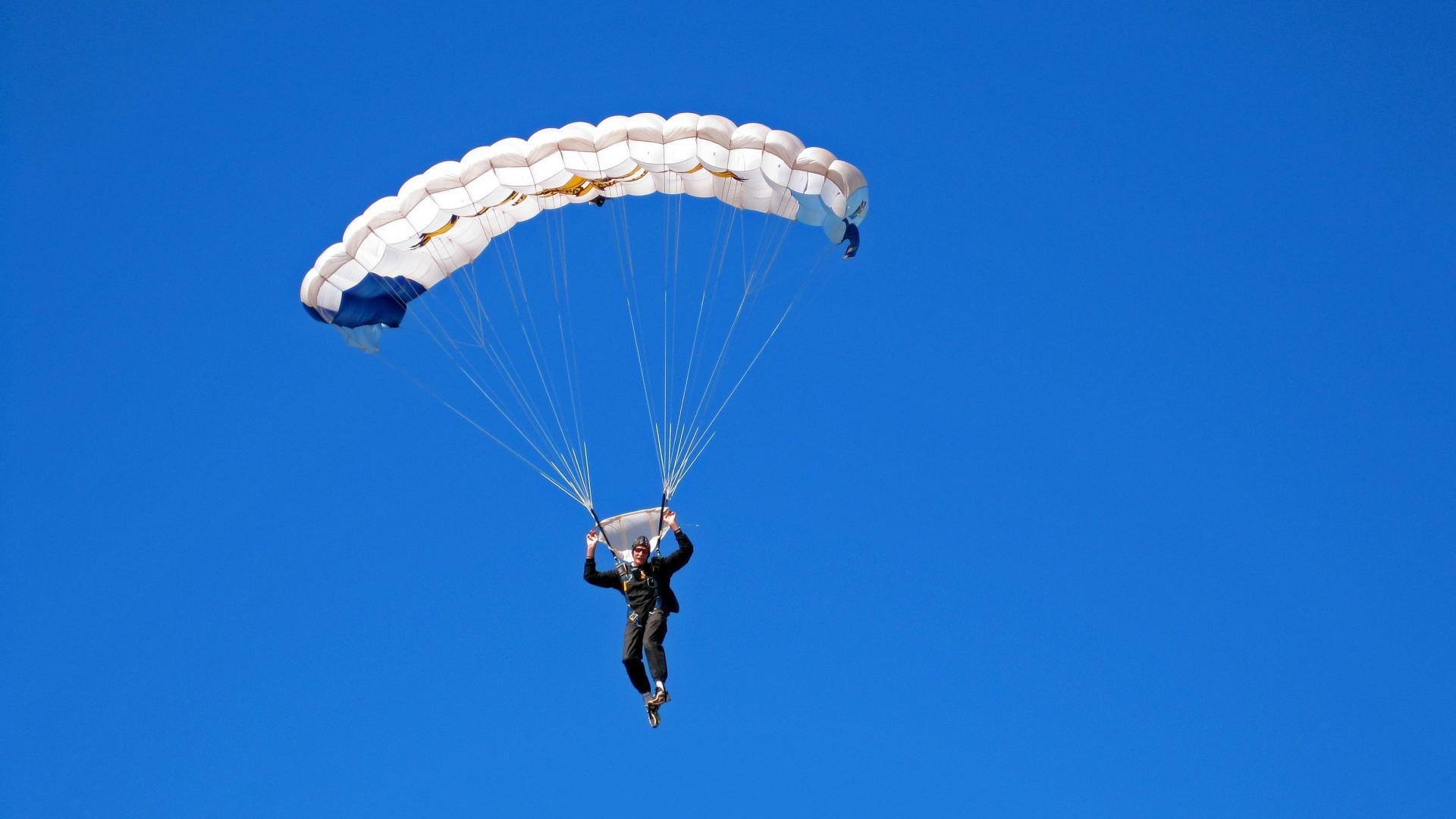 羽坛新章，印尼队力克日本队，黄鸭组合高光表现改写亚洲格局