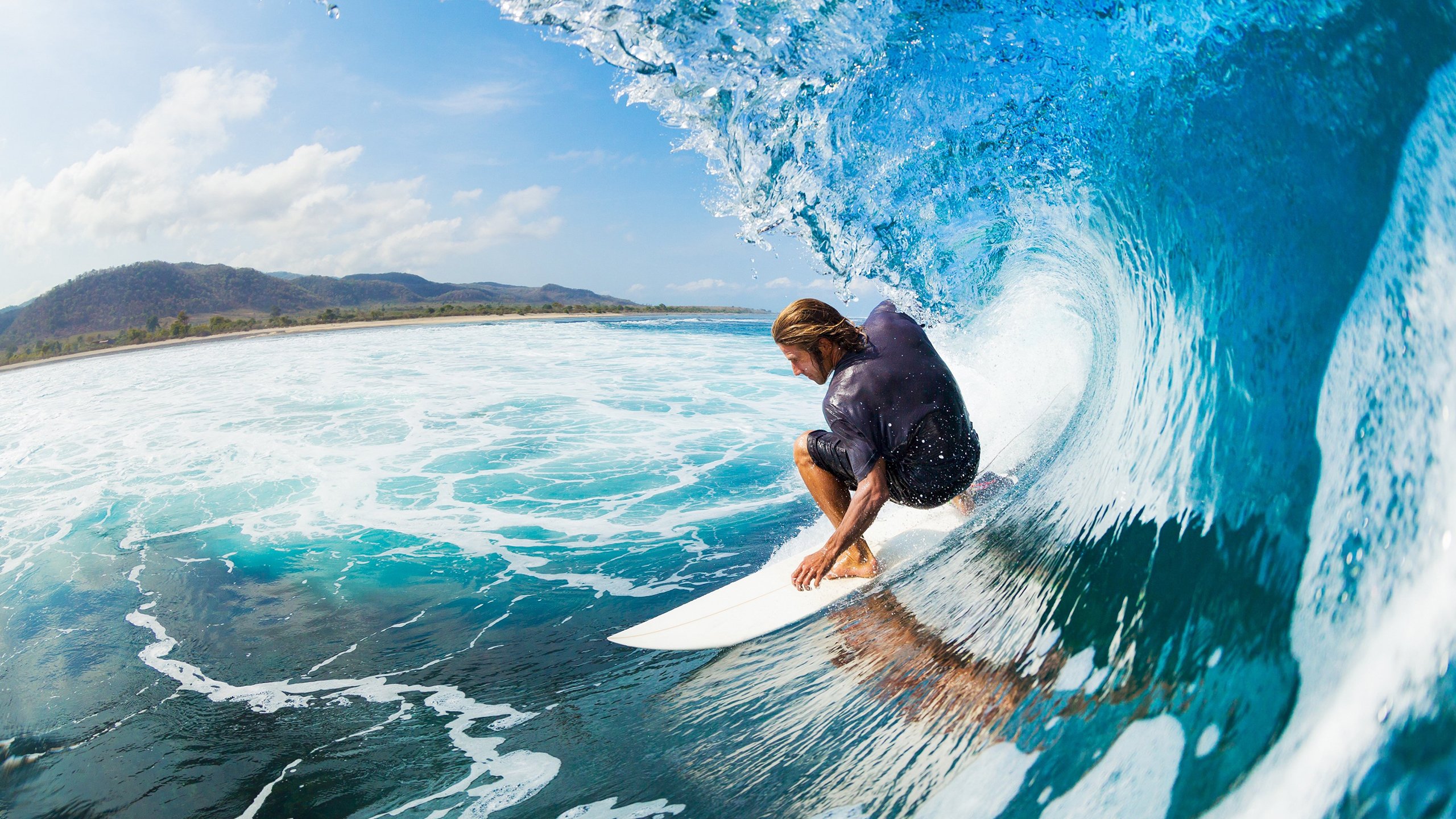 王者之姿，阿斯顿马丁碾压哈斯，拉塞尔领航银箭谱写不败传奇